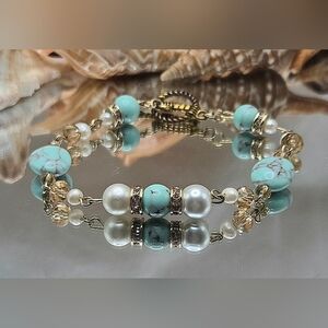 Elegant Handmade Turquoise and Pearl Bracelet
